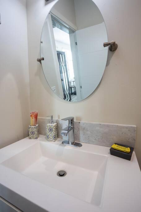 Prime Location - Awesome View -1 Bedroom Apartment 샌디에이고 외부 사진